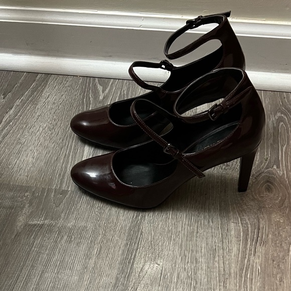 Burgundy Patent Leather Mary Jane Pump - Picture 2 of 4